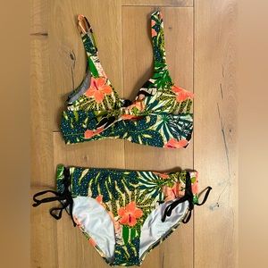 New Women’s Venus Bikini.